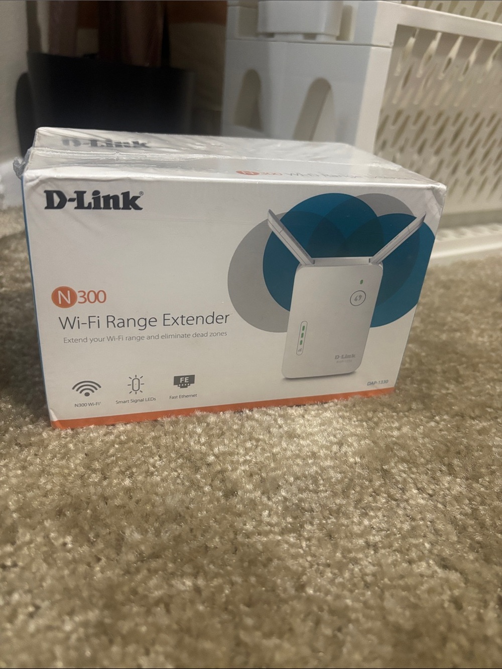 D-Link N300 Wi-Fi Range Extender - Reliable Signal Boost